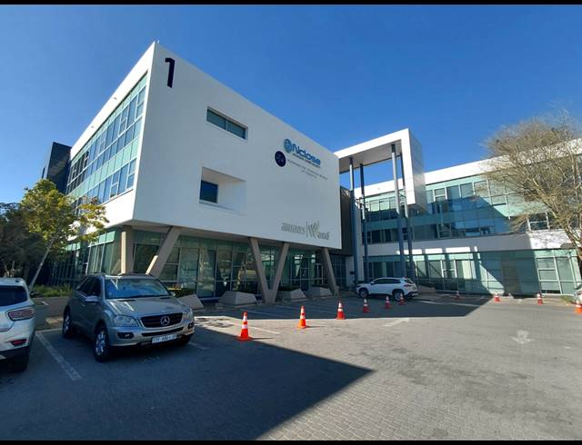 666M² OFFICE TO LET IN MAGALIESSIG